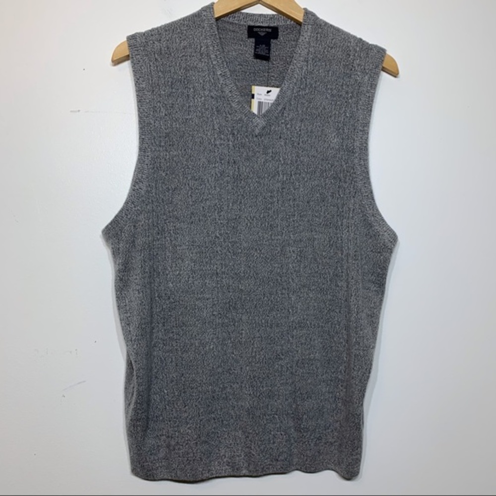 NWT Dockers extra soft cable knit sweater‎ vest